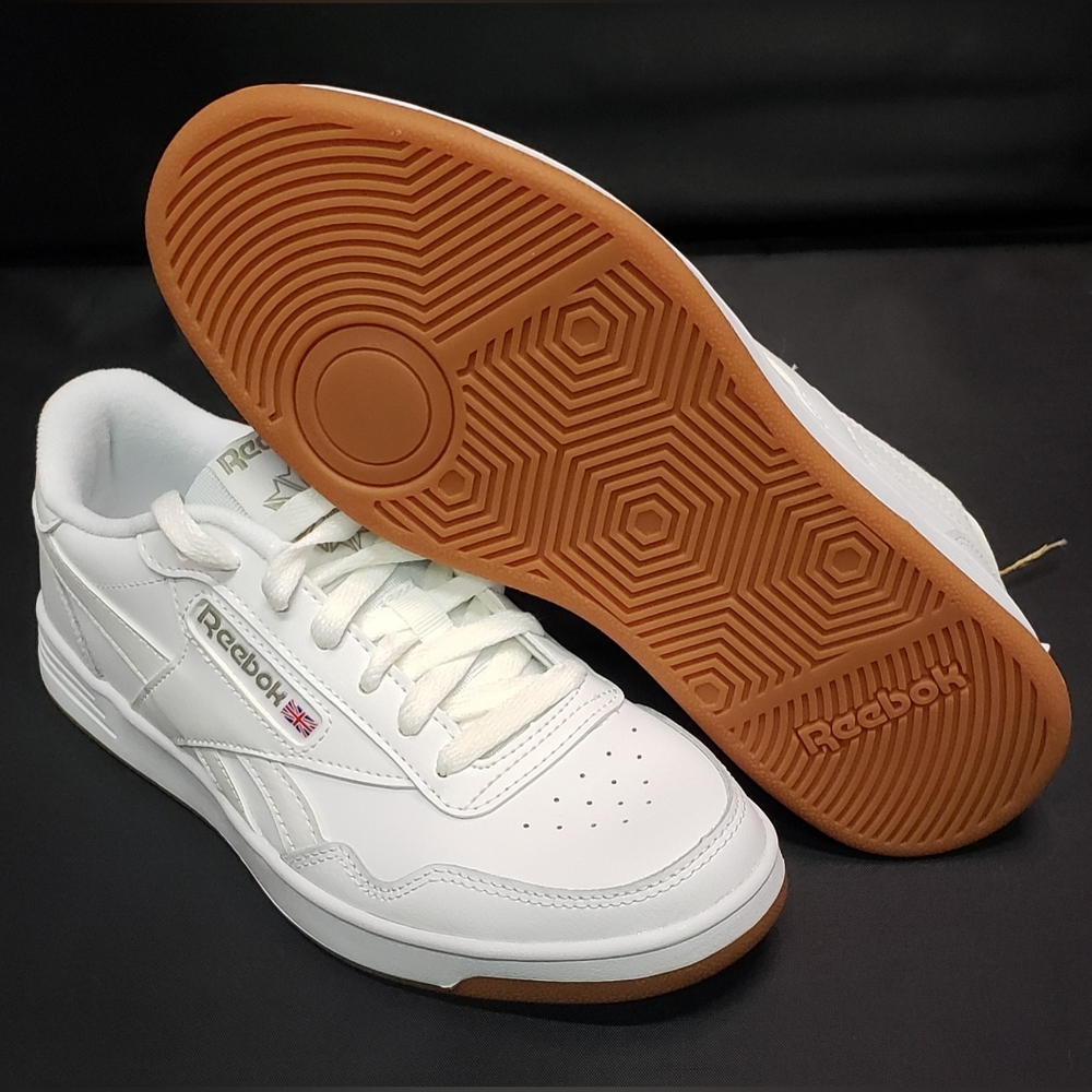 New Mens Reebok club memt shoes. Size 6.5